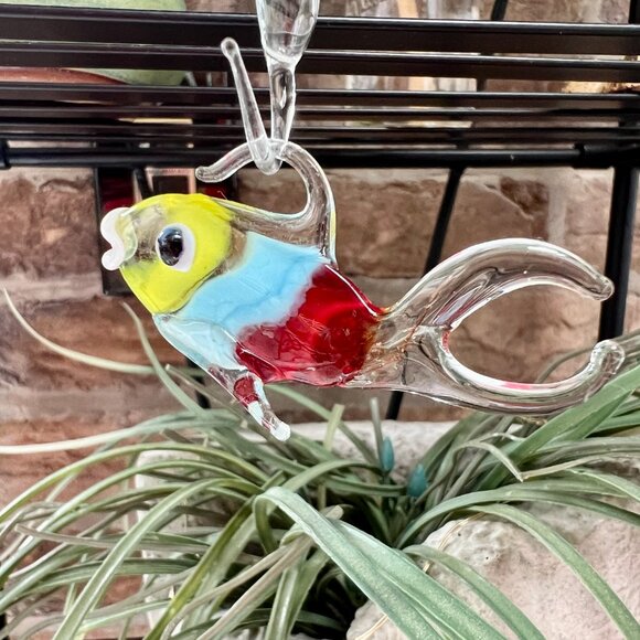 Amazing Floating Glass Fish - Picture 6 of 9